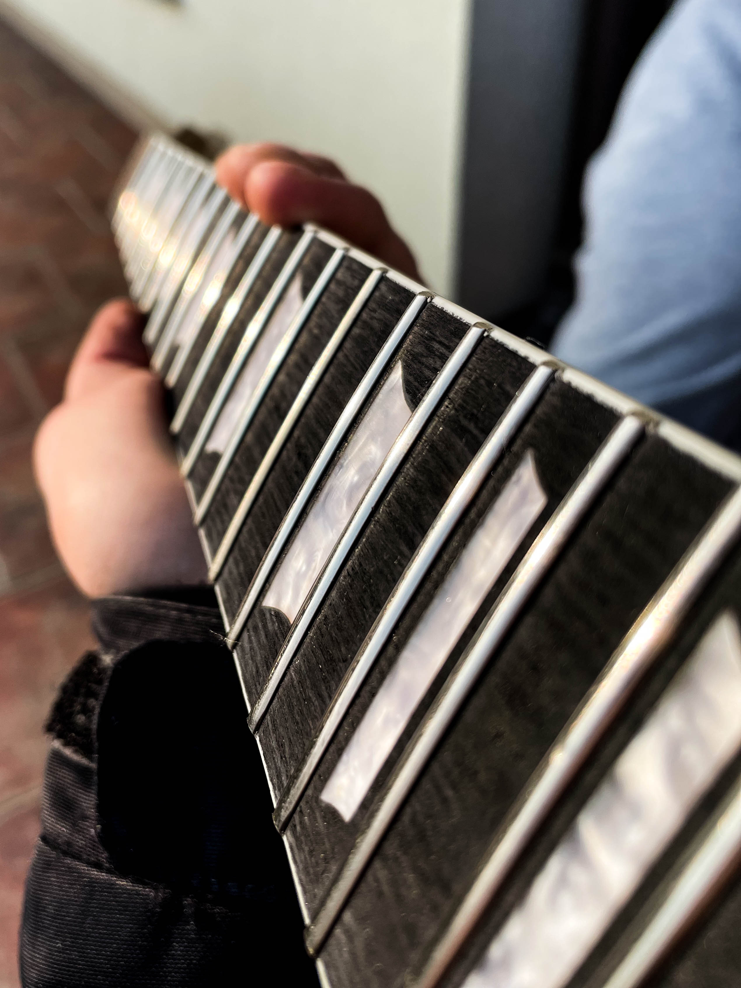 Guitar frets polished - check